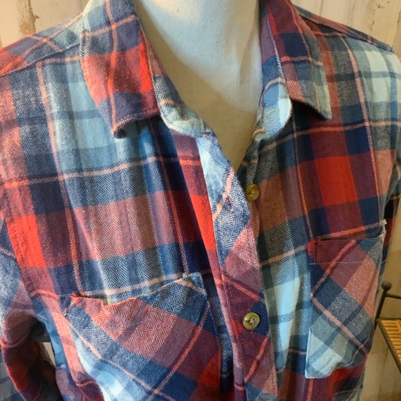 Victory Outfitters plaid button down. Size L - Picture 2 of 4
